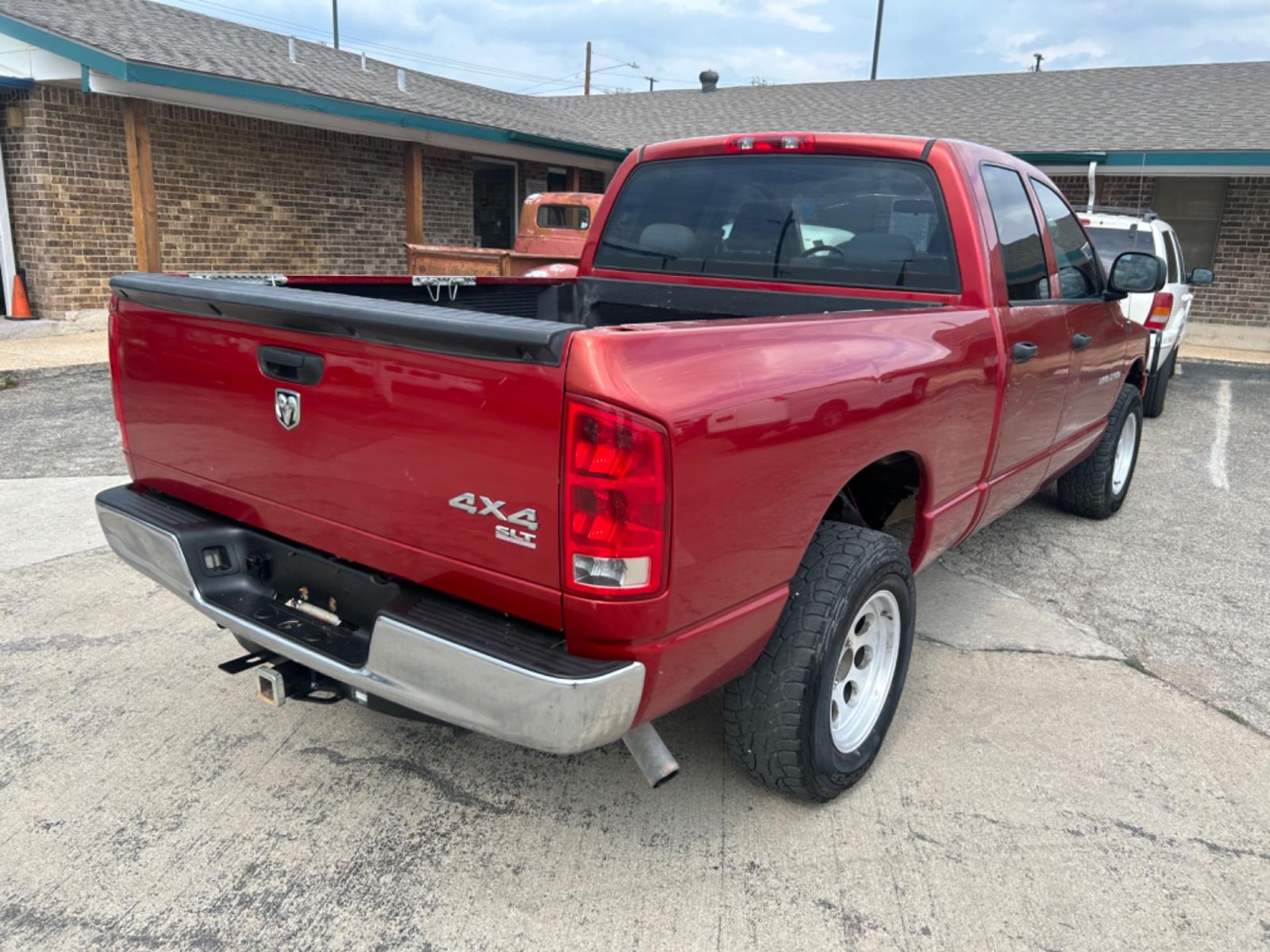2006 Red /Beige Dodge Ram 1500 (1D7HU18N36S) , located at 1687 Business 35 S, New Braunfels, TX, 78130, (830) 625-7159, 29.655487, -98.051491 - Photo #4